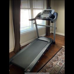 Proform sport 6.0 folding treadmill for home gym- Moving sale