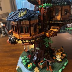 LEGO Tree house (Built) 