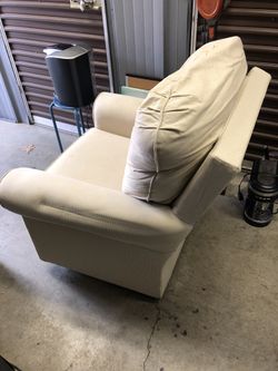 Swivel Arm Chair (cream)