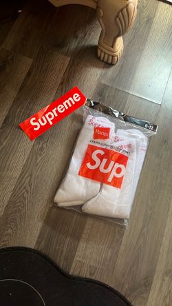 Supreme x Hanes White Crew Socks 4-Pack
