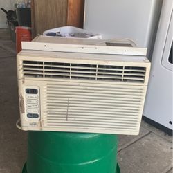 Hampton Bay Air Conditioning Unit