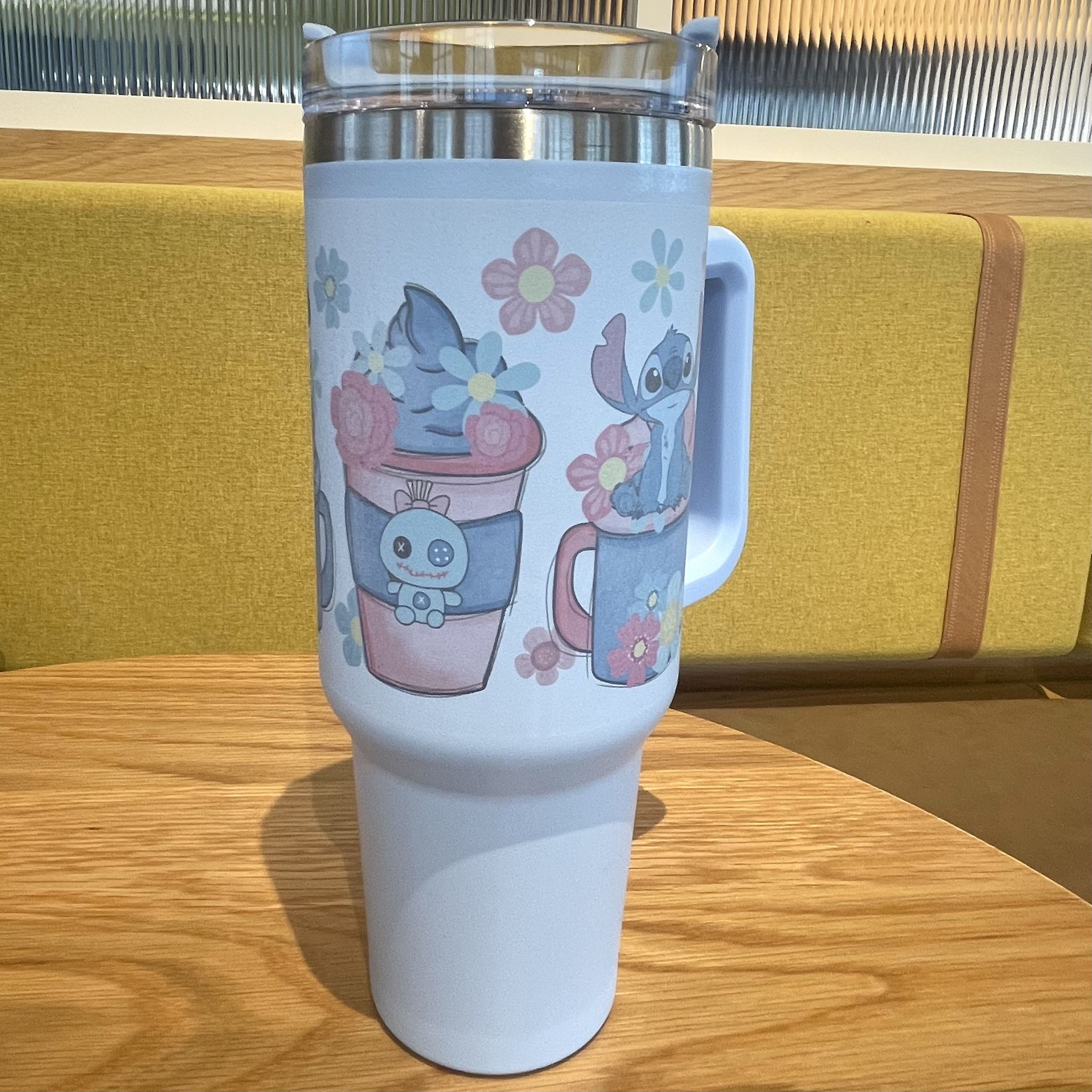 Disney Lilo & Stitch 40 oz Double-wall vacuum insulation Tumbler with  straw. For travel size or office. STANLEY THE QUENCHER H2.0 FLOWSTATE  TUMBLER