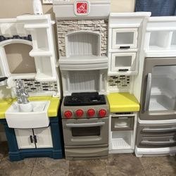 STEP 2 Kitchen With Extra Stuff 