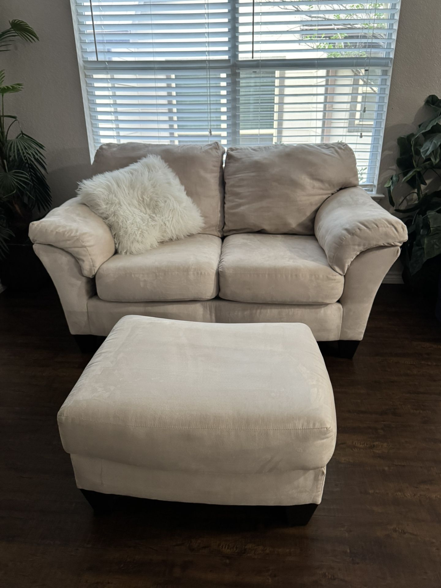 Sofa & Ottoman