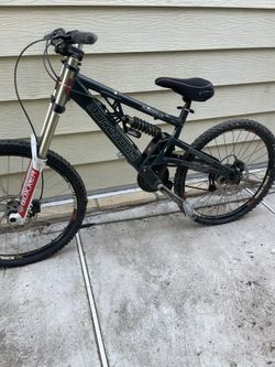 Morewood Downhill Mountain Bike for Sale in Wildomar, CA