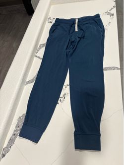 Lululemon pants size 8