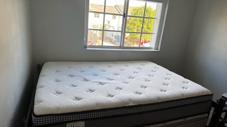 Full size mattress