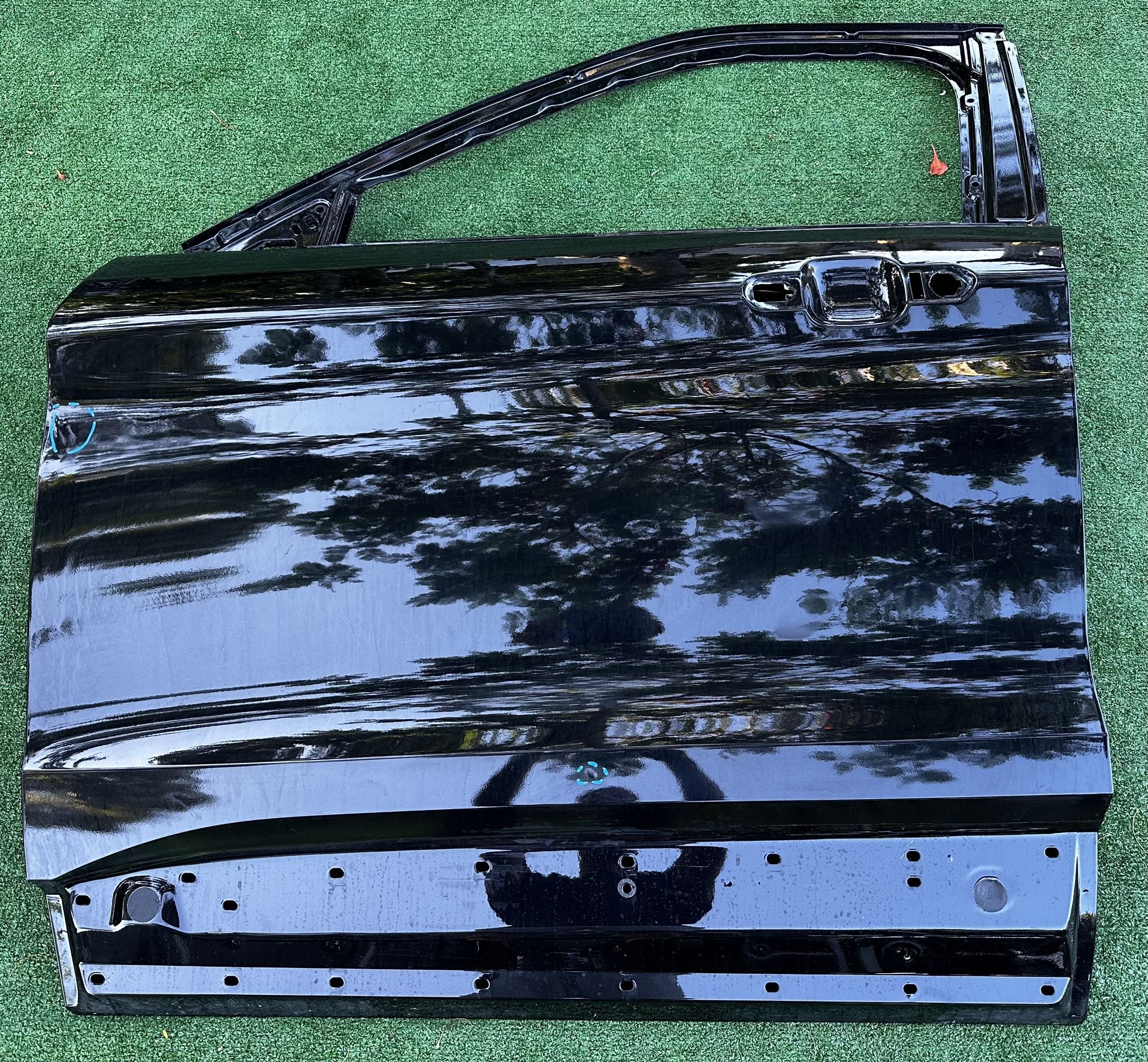 Ford Explorer Left Driver Side Front Door Puerta Izquierda Delantera Chofer 2020 2021 2022 2023 2024 2025