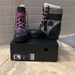 New  SOREL waterproof Boots