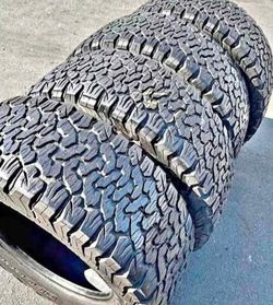 🎃 275 55 20 Bfgoodrich ko2 Tires Con 80% de Vida Las 4