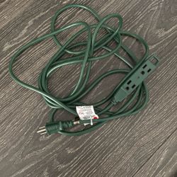 Like New Indoor Outdoor 3 Outlet Extension Cord