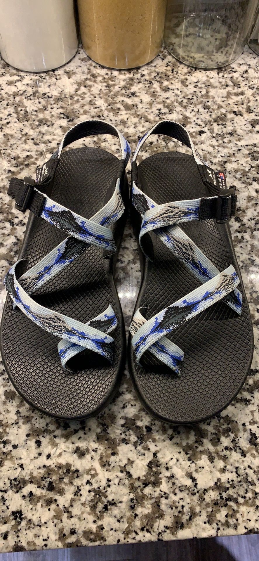 Brand new men’s 10.5 chacos national parks edition - glacier nat. Park