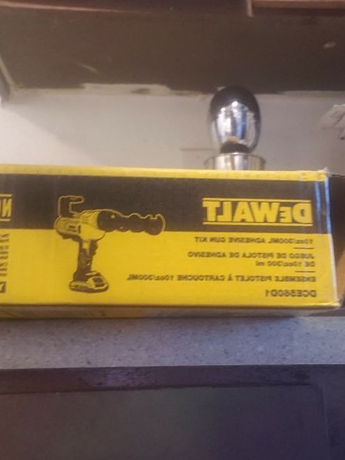 Dewalt Adhesive Gun