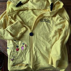 Boys Size Medium Pikachu Zip Up Hooded Sweatshirt