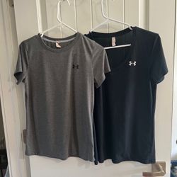 Womens Under Armour T-shirts Lot of 4 Athletic Shirts Size Small