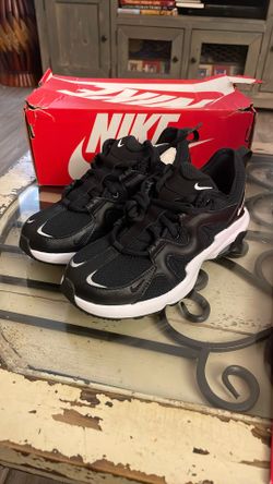 Nike Graviton Women’s Size 5 Brand New