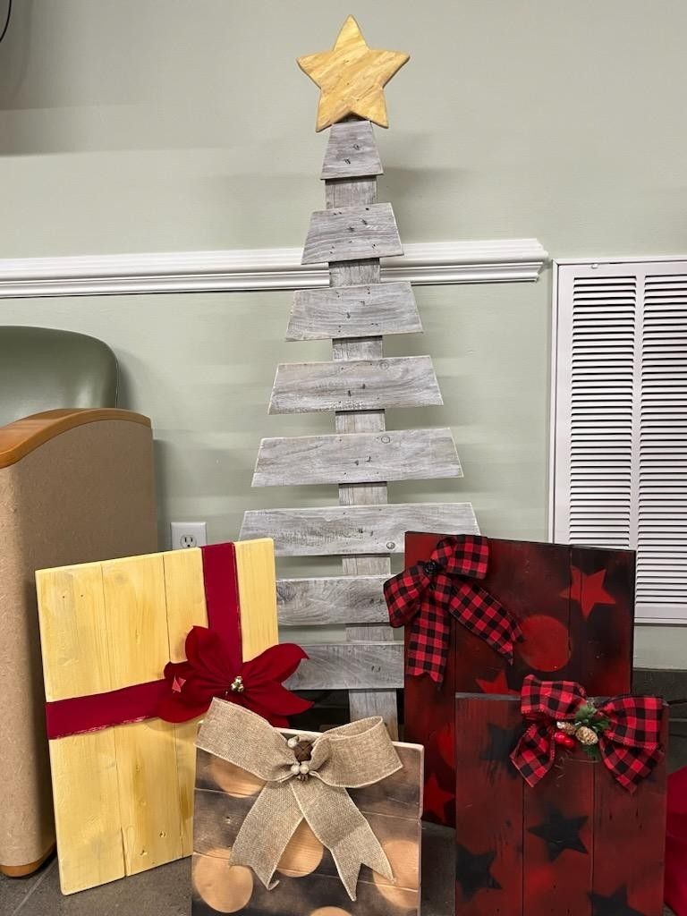Christmas Tree And Present Set