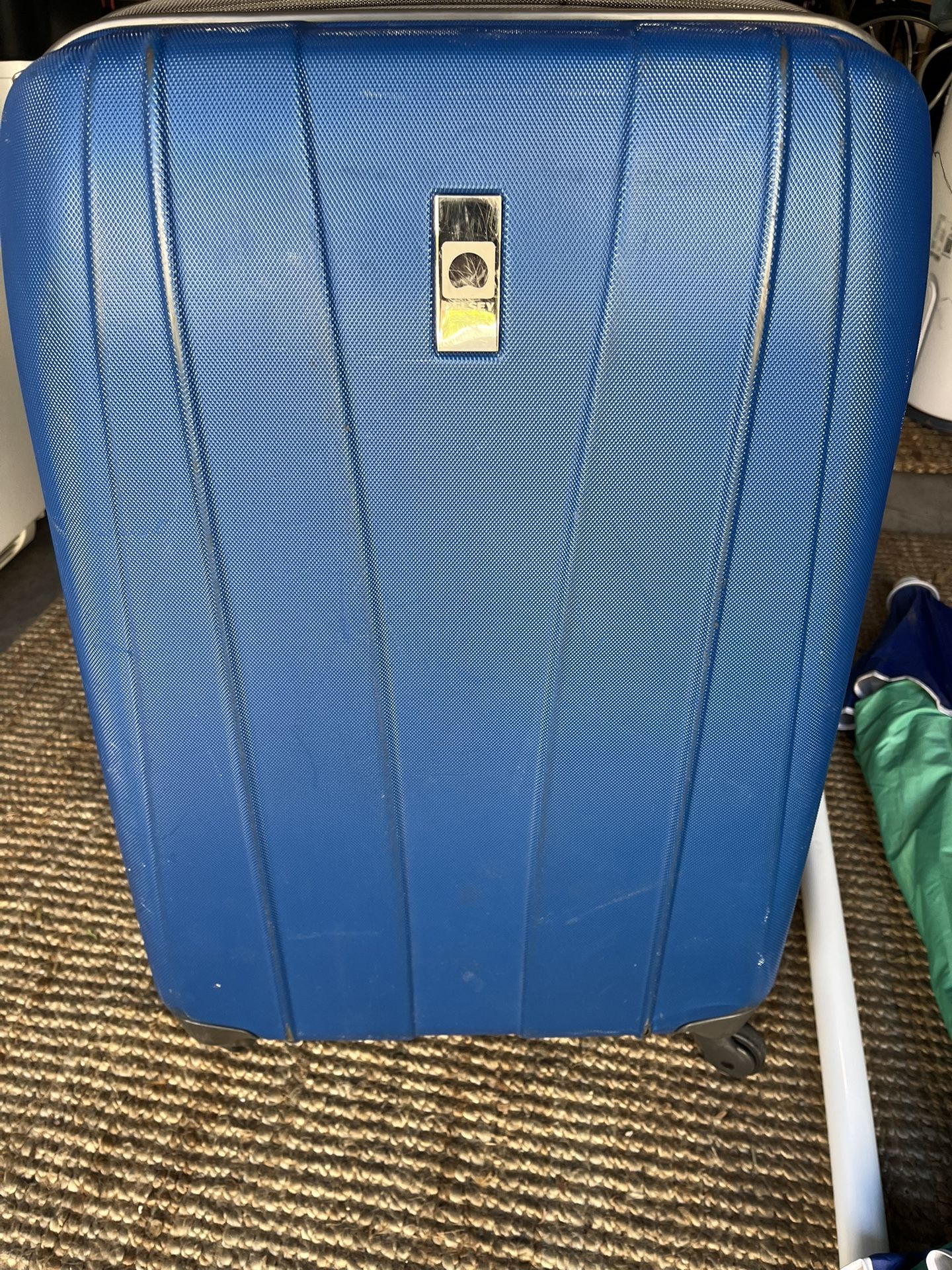The Medium Suitcase
