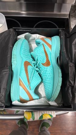 Kobe 6 Statue of Liberty