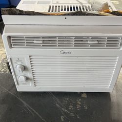air conditioner unit for window. MIDEA