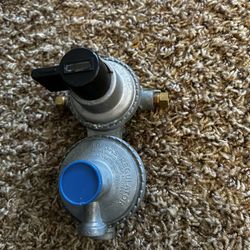 Travel Trailer/RV Propane Double-Stage Auto-Changeover Regulator 