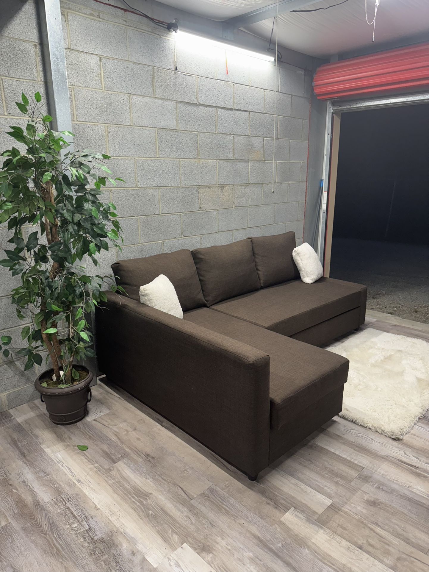 (Delivery) Sleeper Sectional Sofa / Couch With Reversible Storage Chaise