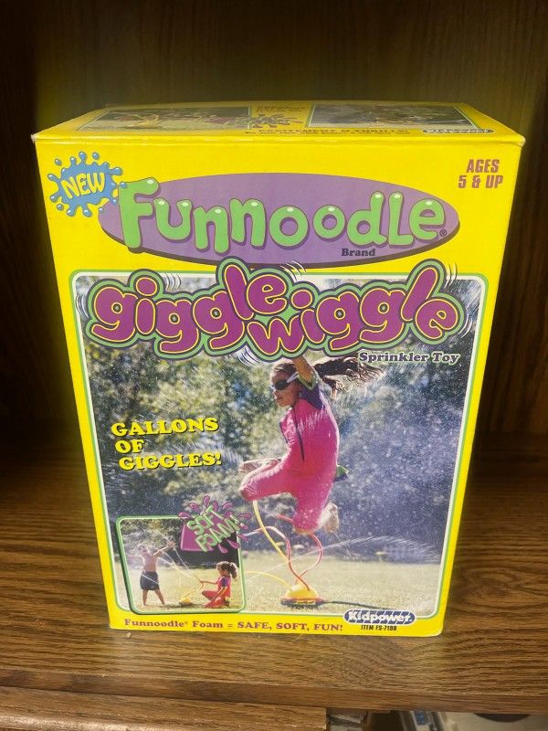 Funnoodle Giggle Wiggle Sprinkler