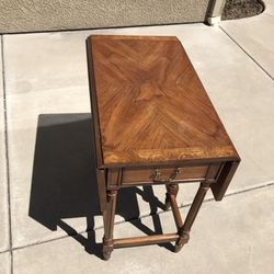 PAGEANTRY GAT legs Table