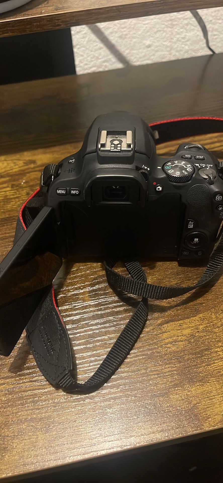 Canon EOS SL2