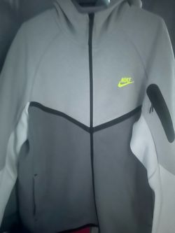 Nike tech