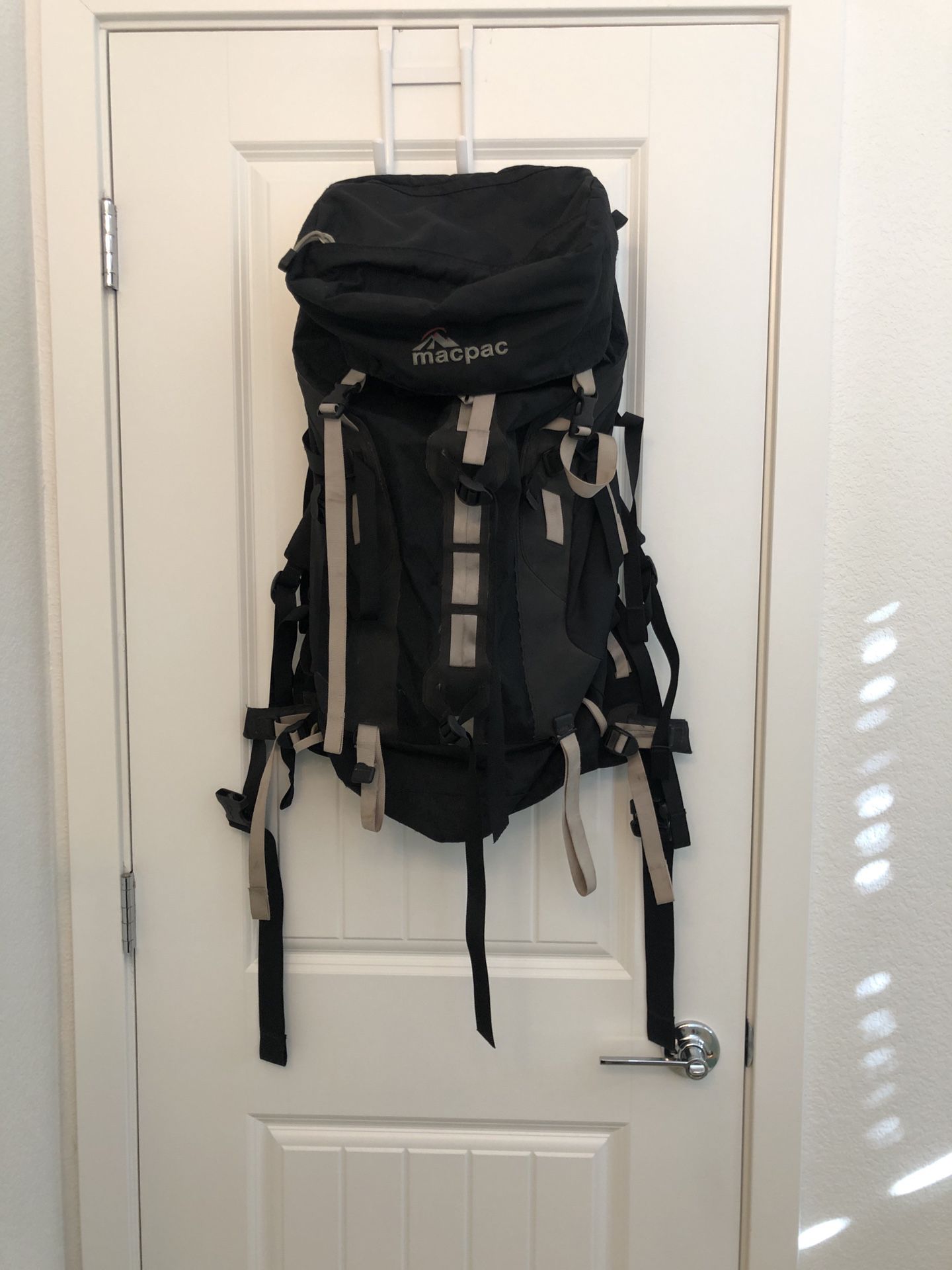 MacPac Backpacking/Alpine/Hiking Backpack