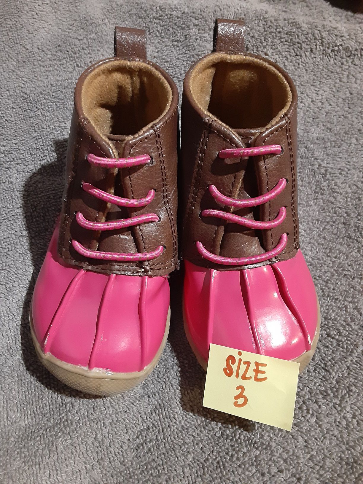 Toddler macys snow boots use only one time !