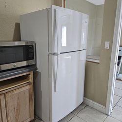 Whirlpool Refrigerator White