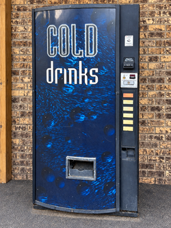Dixie Narco Drink Vending Machine — Gets Cold — No Key
