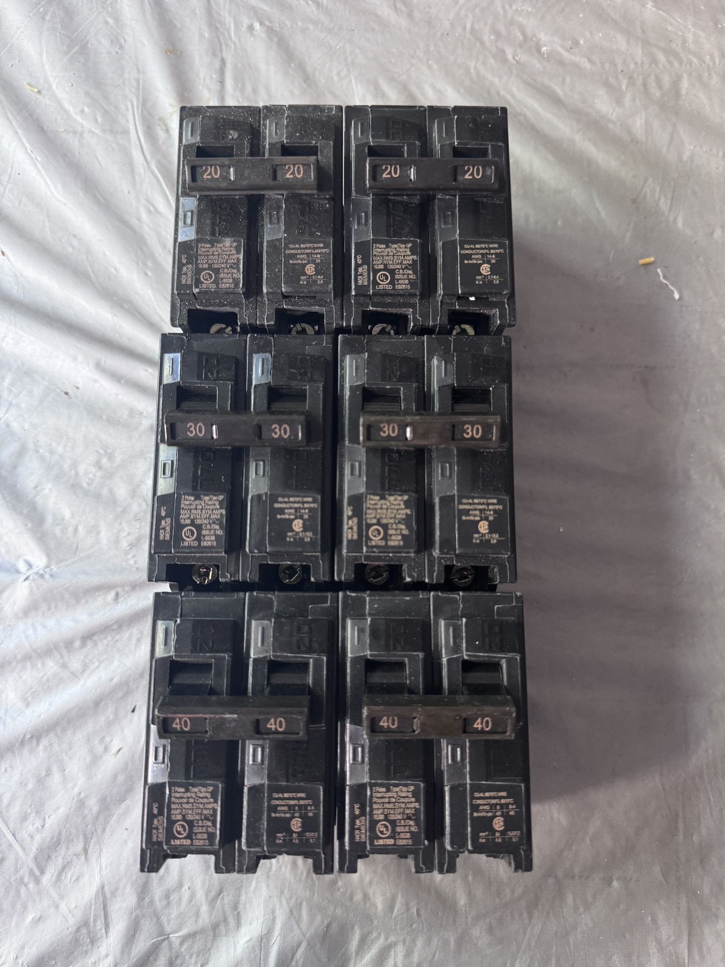 SIEMENS 20/30/40-Amp Double Pole Type QP Circuit Breaker