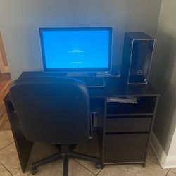 HP desktop Computer With Desk And Chair 