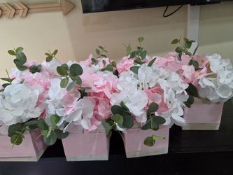 12 centerpieces