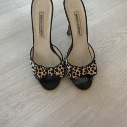  Manolo Blahnik Pony Print Bow Mules