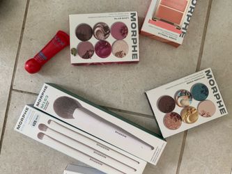 Morphs make up & brushes