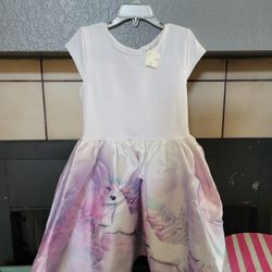 Unicorn Dress NEW. H&M.
Comes from pet friendly home.
Final sale on shipped items. Non-returnable.