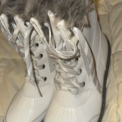 Women Winter Boots Size 10 Brand New Without Box