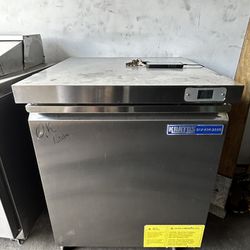 Undercounter Table Refrigerator 27 Inch 