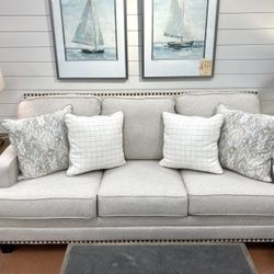 New 84” Sofa  🔥🔥 IN STOCK NOW