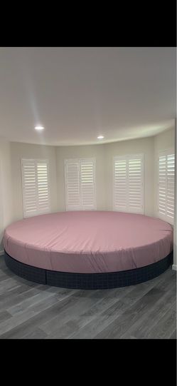 Round bed