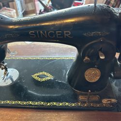 Singer Sewing Machine 