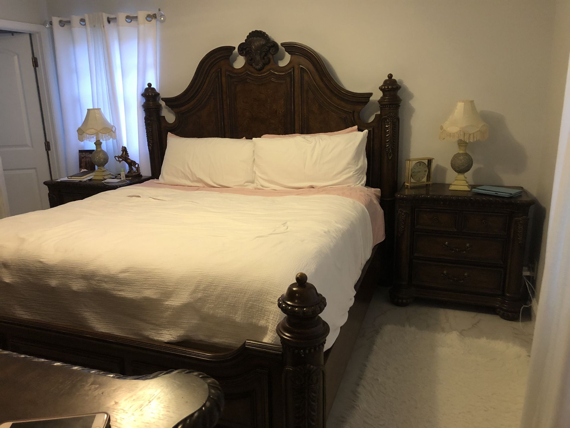 8 Pieces King Size Bedroom Set