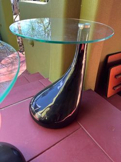 Post modern end tables