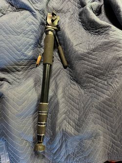 Monopod with A Head