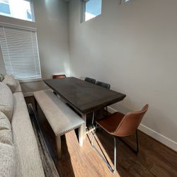 Dining table And Chairs 