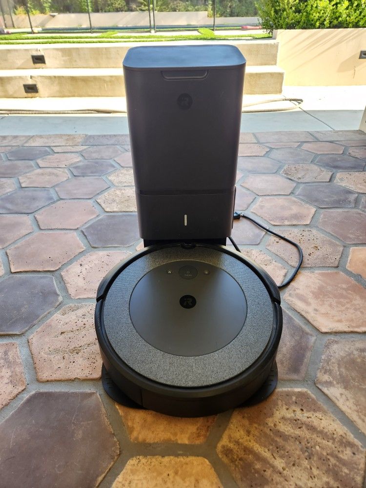 Roomba i3+ EVO w/ accessories